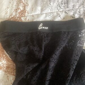 2 Piece GSUWOO Fit, NEVER WORN, Tag is still on, feels comfy, true to size.